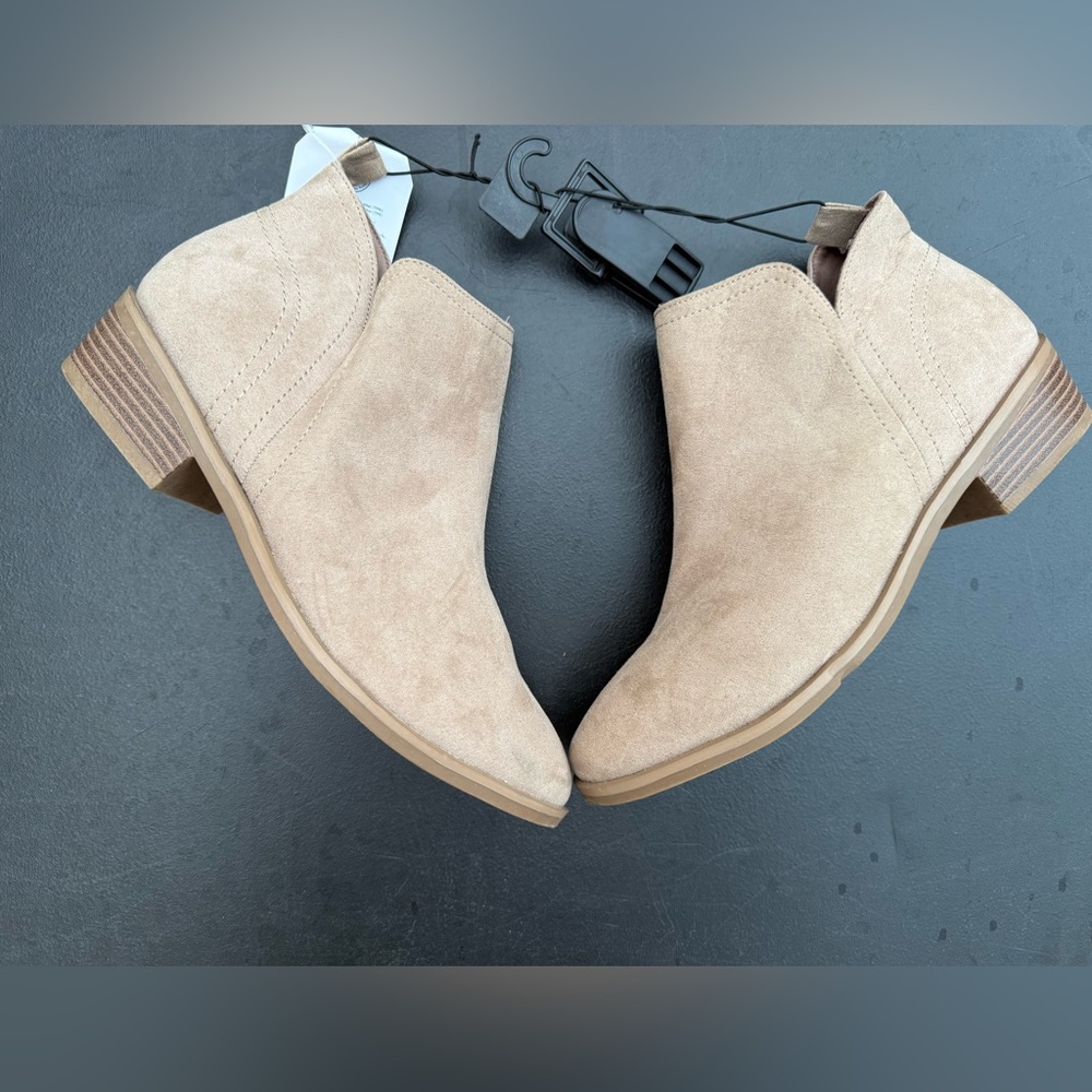 Time and Tru Tan Ankle Booties Memory Foam Low Heel Women’s Size 10 NWT - Picture 4 of 7